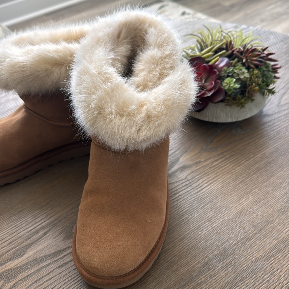 Chestnut UGG Cathie bootie style